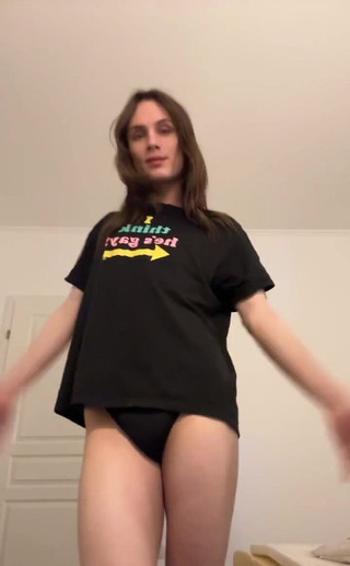 TS Kylie Star: Zavolej mi mami, jestli ti mám poslat akty