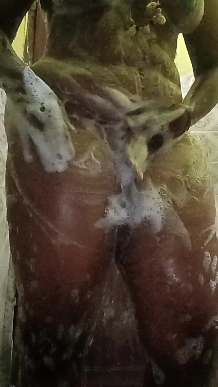 Reshma hot: Pussy Shaving and Hot Bathing