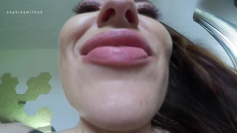 SophiaSmithUK: Biar saya jilat awak
