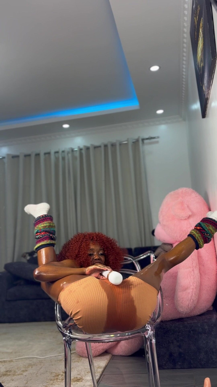 SEXXY-DAISY: 当我的鸡巴看起来很热的时候潮吹