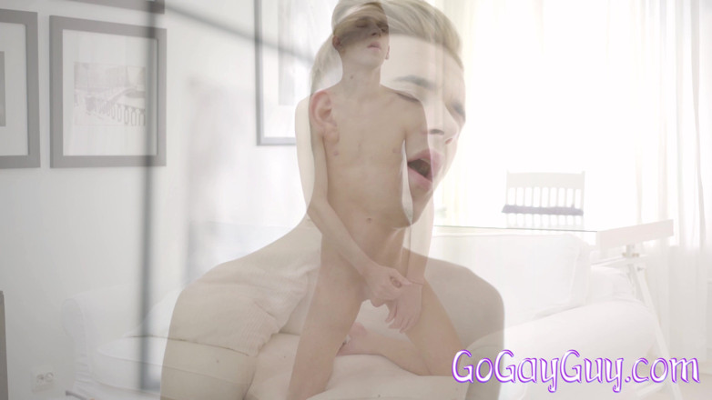 Gogayguy: Dmitry melancap di rumah