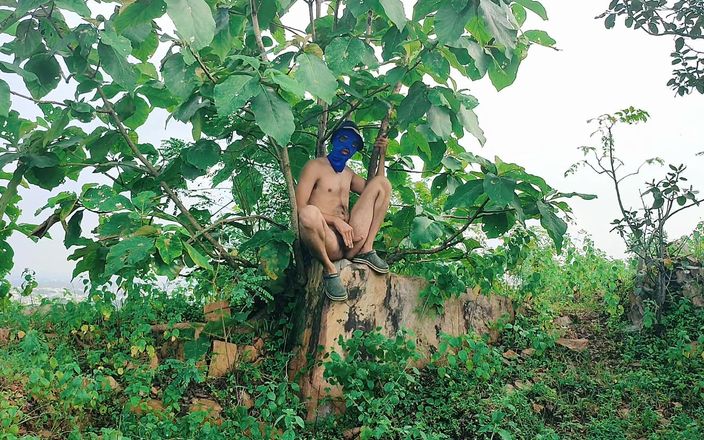 Tani: Un garçon hindou se fait baiser à poil