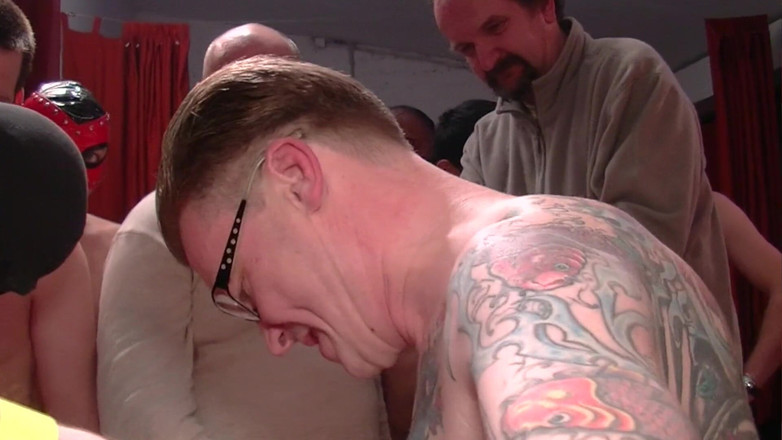 Fickparty: She loves all the hard cocks!