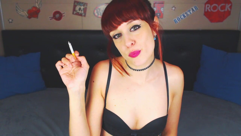 Candystart Videos: Фетиш куріння. Ти моя попільничка