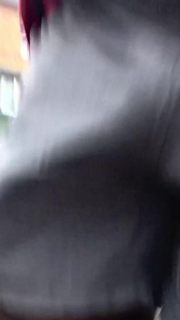 Ich schwinge mich in dieser intensiven hitze auf einem spaziergang
