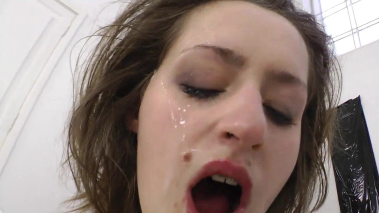 Monster Cocks: Porno bondage di meravigliosa ragazza sexy rinchiuso nel sacco e...