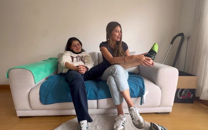 scarlettandc: Bạn gái của tôi cho tôi thấy sự tôn sùng...