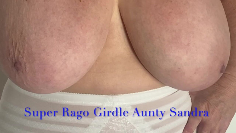 Aunty Sandra vintage girdle queen: Aunty Sandra Putting on Her Tan Rht's