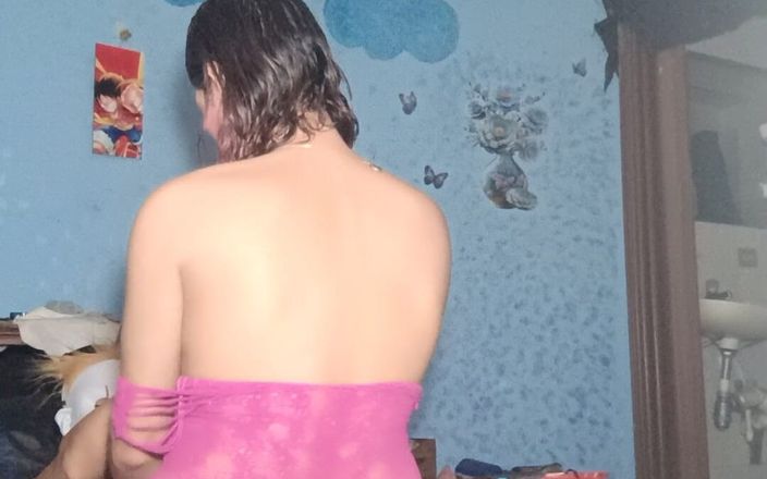 Femboy from Colombia: Kunjungan ibu tiriku tiba-tiba! Wajib banget ngajak!