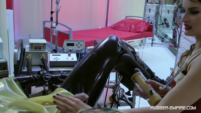 Amator Media: Lady Lilith - clinica di gomma exxtreeem part3