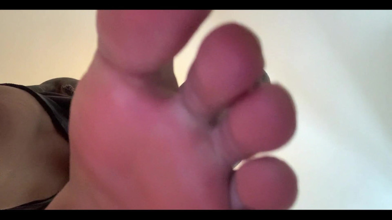 Jasons feet: Jag krymper dig ner och du blir så liten.