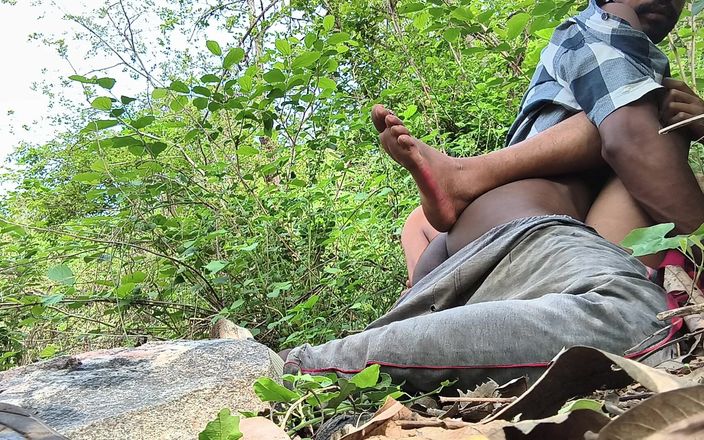 Poonambhabhi village: Hete Bibi Jangl staat tegenover video.