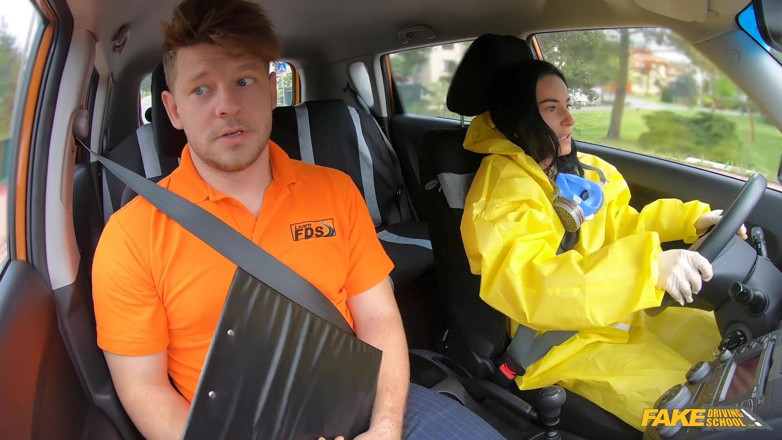 Fake Driving School: Zdjąć mój garnitur Hazmat i pieprzyć mnie
