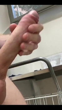 Super eccitato durante il bucato!