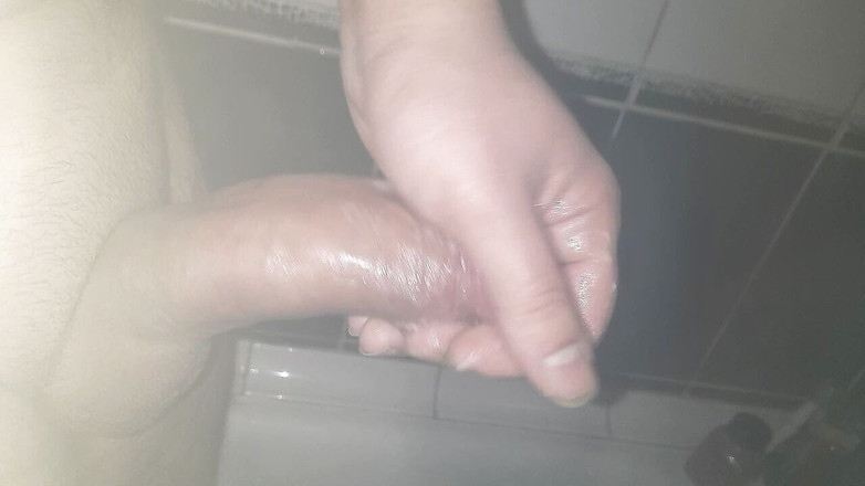 Loalou Studio: Pancutan berganda dalam bilik air