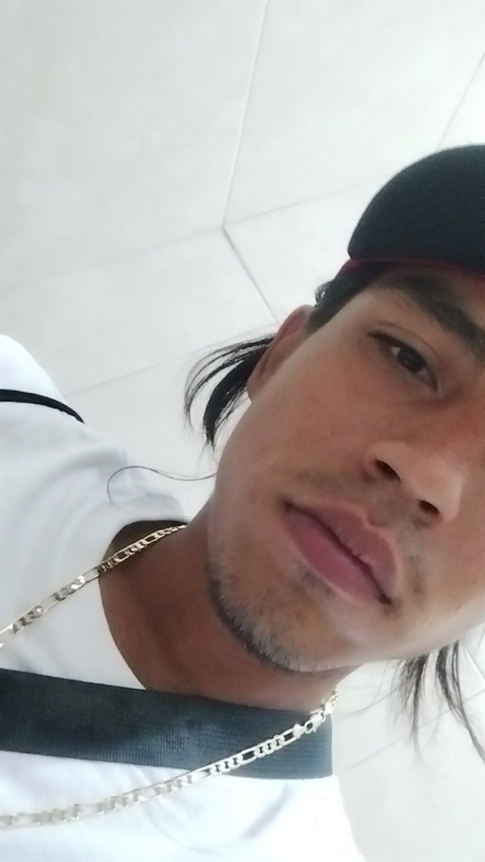 AlexAlejandro13: Vorrei che una donna mi catturasse in un bagno