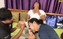 Indian Savita Bhabhi: Wdowa ciocia uprawia seks z dwoma młodymi desi boy&amp;#039;s, Desi...