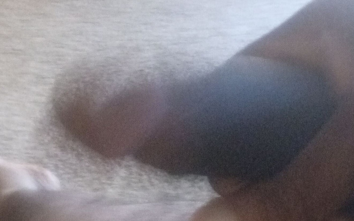 Blacklogger69: Mângâie pula și fă-o tare