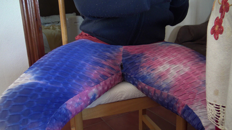 Souzan Halabi: La moglie cornuta egiziana si masturba la figa pelosa