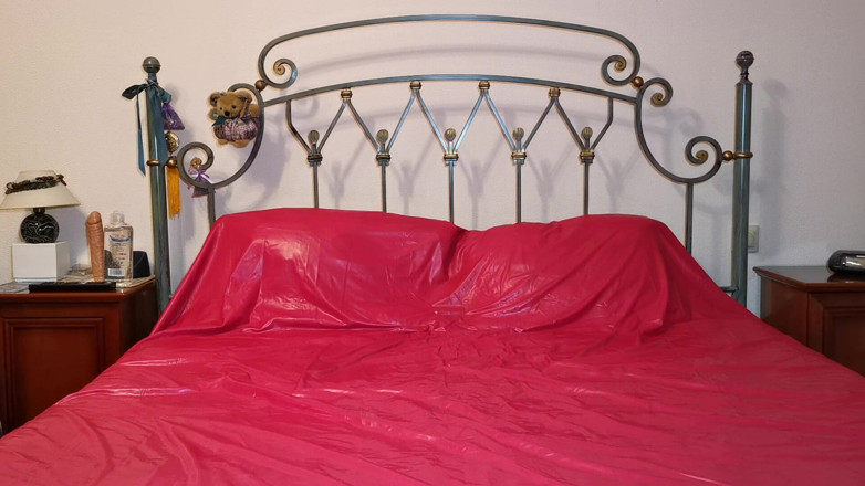 Sissy Cummy Lingerie: Sissy slut quickly ejaculates wearing vintage pink garter belt and...