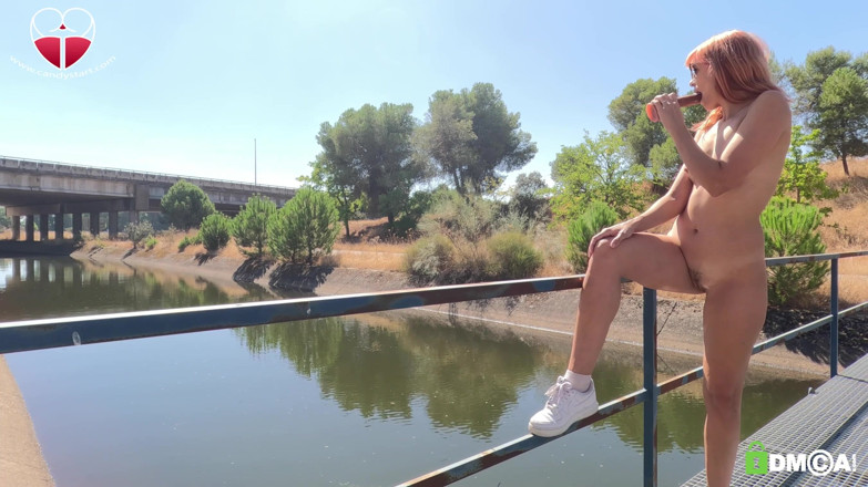 Candystart Videos: 강가에서 위험한 공공 자위