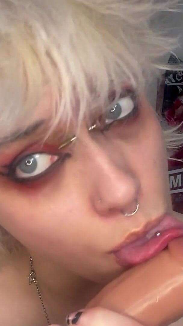 Glitterqueen1999: Stepsister Fucks Her Lipstick off Blowjob Spit Fetish Long Tongue