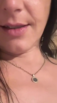 Milfycalla - eu me masturbei na banheira com peituda jacekts 180 - Depois do episódio 178, eu tive que lavar as jaquetas que eu fiz xixi