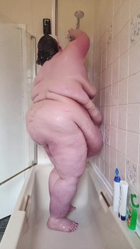 The fat SSBBW shower Goddess