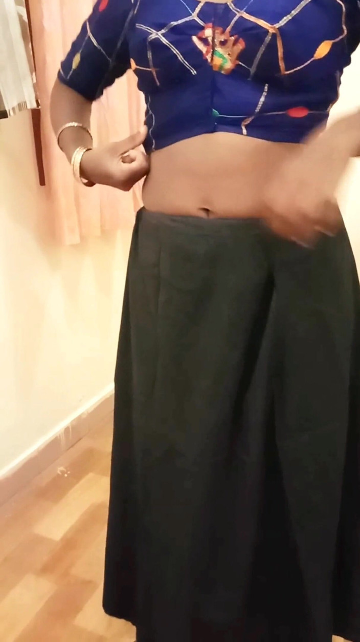 RenuRaj: Indiana tamil esposa Renu calcinha calcinha show &amp;slow saree vestindo provocação...
