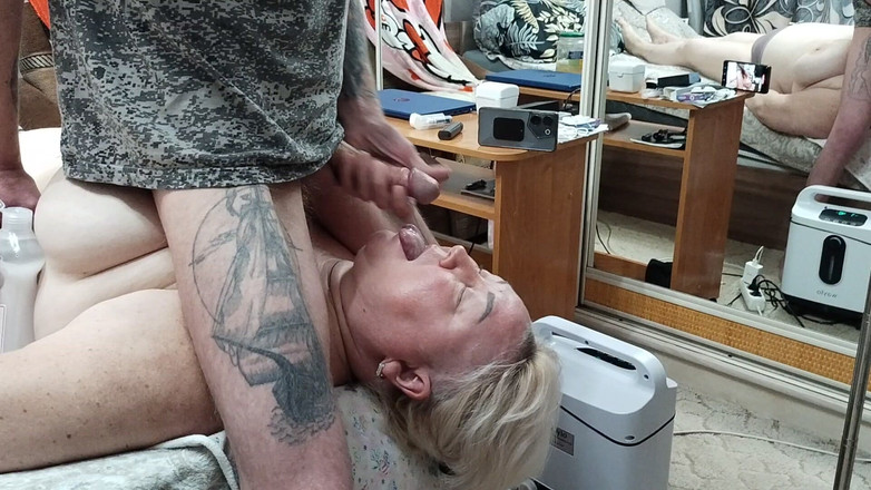 Zona901: 내 여친에게 핫한 정액을 먹이기 위해 자지를 따먹어