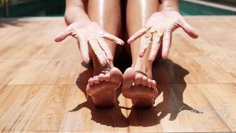 Molly Sweet: Feet worship. Foot fetish. Dirty talk. Soles