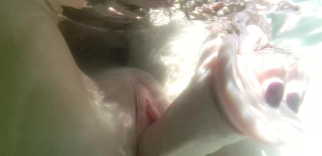 AnnaReyBlonde: *anna Rey* Underwater Toy Play