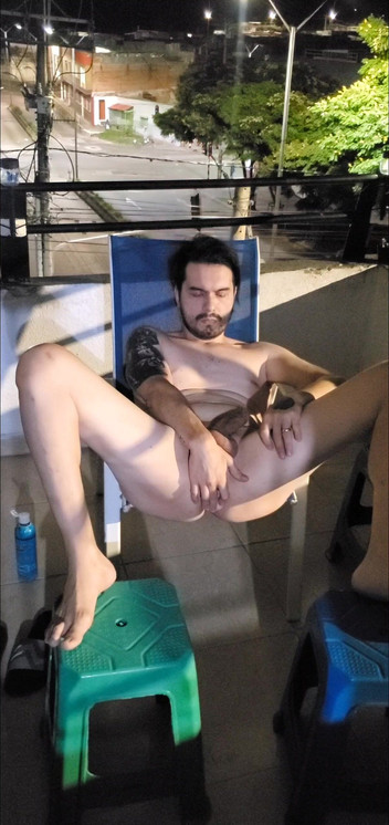SlutClosetedfag: जोखिम भरा हस्तमैथुन बालकनी और वीर्य