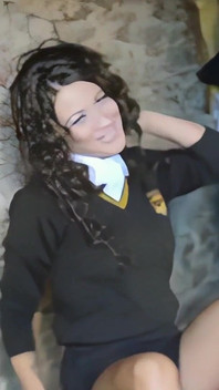 Golden Brown z udziałem Becky Holt