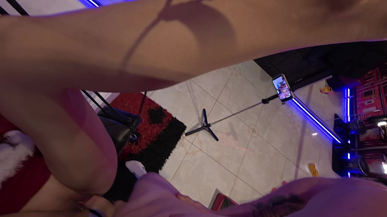 AminaTakasaki: Bir Striptizci Ile Özel Sahne Beklediğimden Çok Daha Sıcak Çıktı