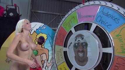 Squirt God: Perfect 10 Rikki Six Pleasured Until She Squirts