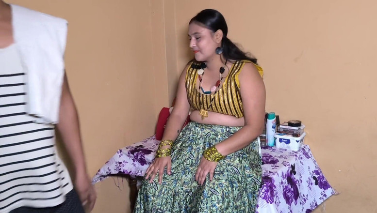 pujaprem: Pussy Shave in Salon