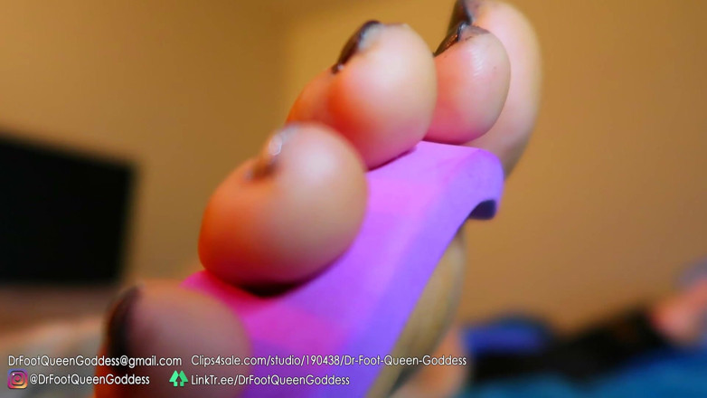 Dr. Foot Queen Goddess: Malování na nehty (šedá) část 6