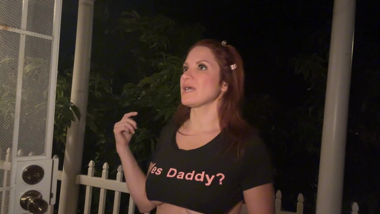 Elise London: Stoute buurvrouw pijpbeurt