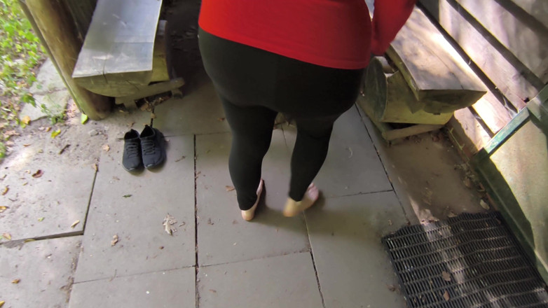 Bouncy Tits Action: Buttspanking in the Hut