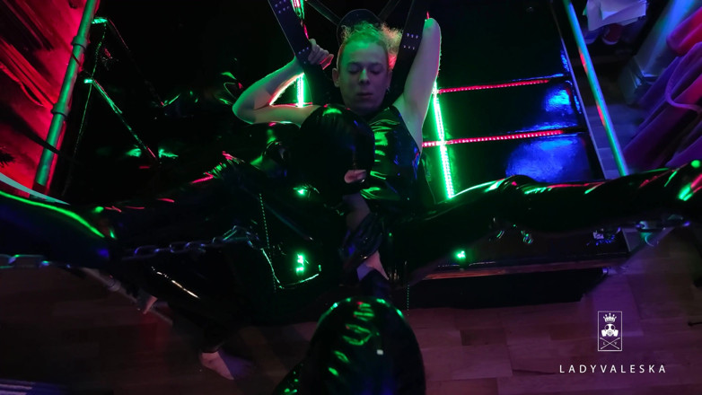 Lady Valeska: Lastik domme dev dildo ve sikiş