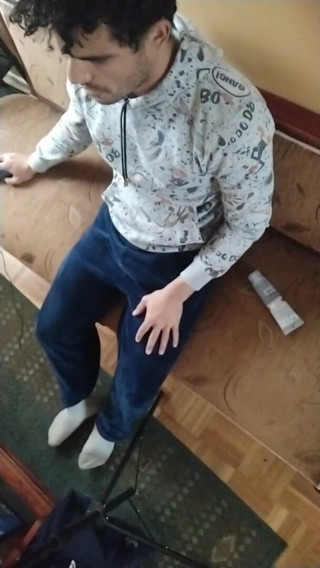 trebol_Jess: Femeie latino face mișcări senzuale la cameră și se masturbează