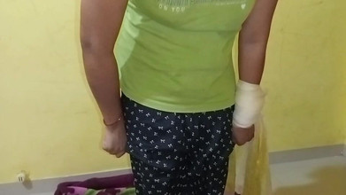 Lovelygirl456: La tía telugu se quita la ropa