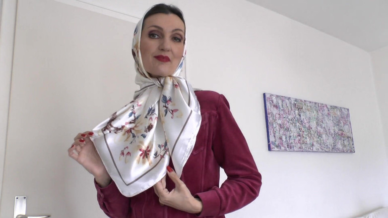 Lady Victoria Valente: Demonstracja pięknych satynowych chust na głowę, JOI, Lady Victoria Valente