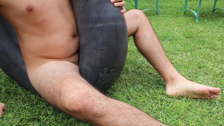 Inflatable Lovers: ห่วงยาง