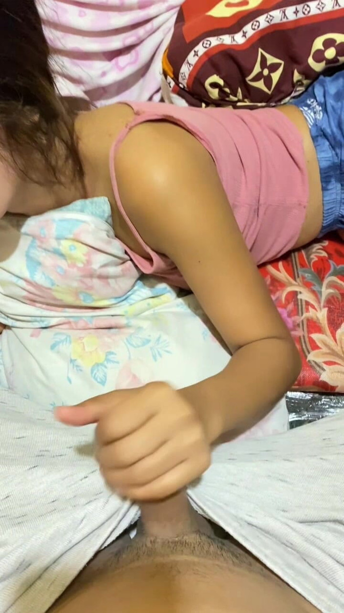 YammyPH: Une demi-sœur philippine vit avec son demi-frère !