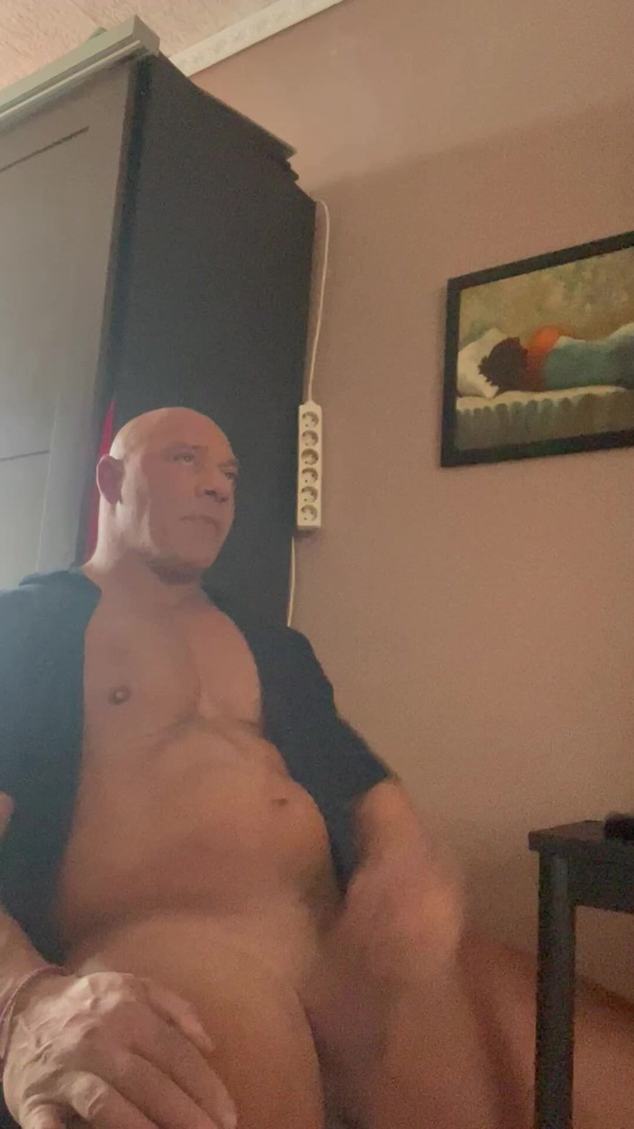 Mr. Guru: Vận động viên thể hình nghiệp dư long wank