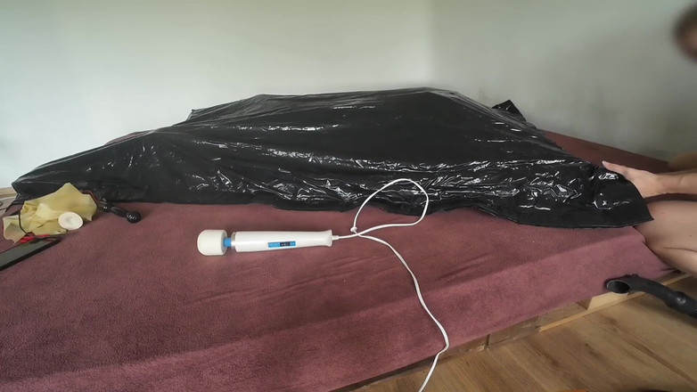 Vlakik SM: 掃除機ベッドと私のオーガズム