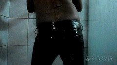 Rickvjr: Twerking at Bathroom 'black at Shower'
