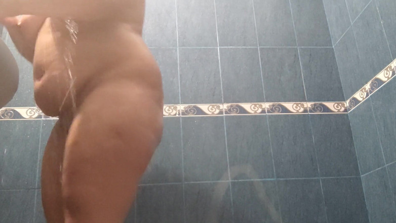 Putarankahotmilf: Gewoon een douche